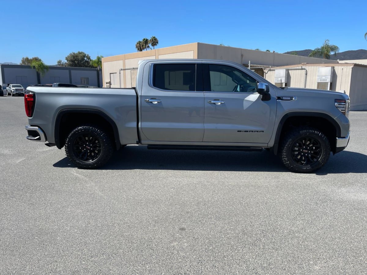 Used 2023 GMC Sierra 1500 SLT w/ SLT Premium Plus Package RWD image 4