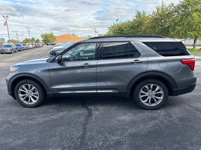 Used 2021 Ford Explorer XLT w/ Equipment Group 202A AWD/4WD image 6