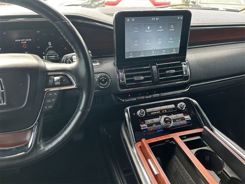 Used 2021 Lincoln Navigator Reserve w/ Luxury Package image 20