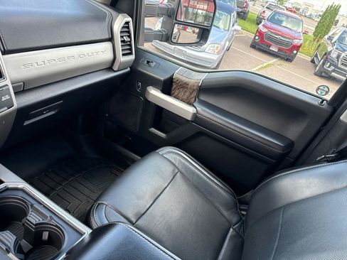 Used 2019 Ford F250 Lariat w/ FX4 Off-Road Package AWD/4WD image 17