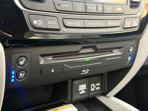 Used 2019 Honda Pilot Elite image 38