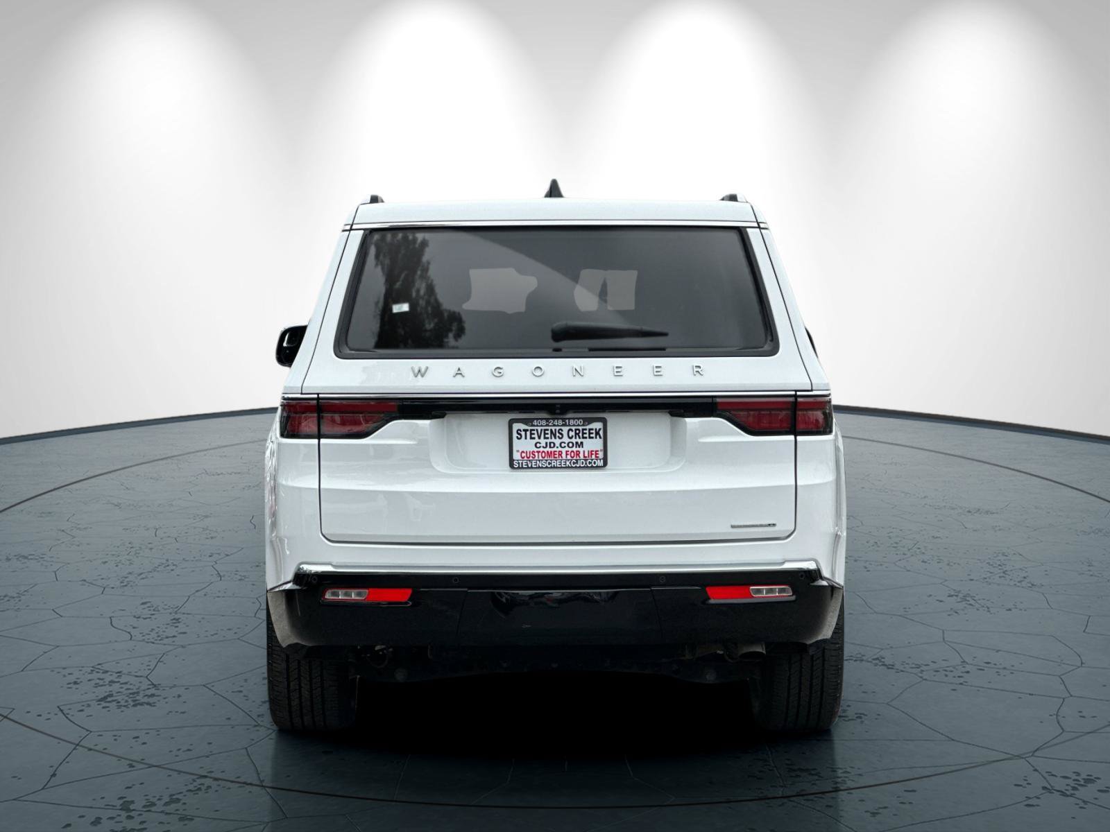 Certified 2024 Jeep Wagoneer Series II AWD/4WD image 5
