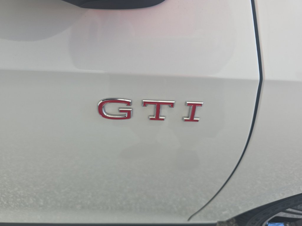 New 2026 Volkswagen GTI SE FWD image 10