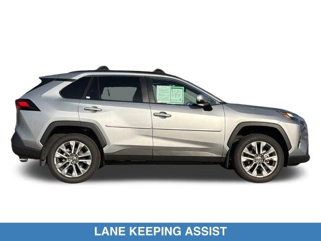 Used 2025 Toyota RAV4 XLE Premium AWD/4WD image 4