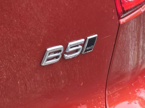 Certified 2023 Volvo XC40 B5 Plus w/ Protection Package Premier AWD/4WD image 9