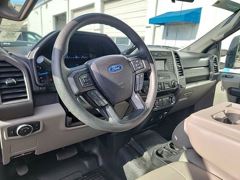 Used 2019 Ford F250 XL w/ Power Equipment Group image 10