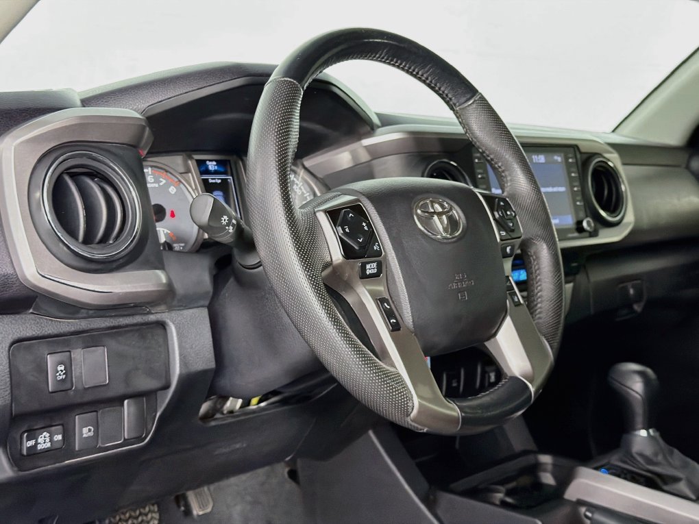 Used 2022 Toyota Tacoma SR5 RWD image 37