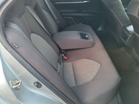 Used 2019 Toyota Camry LE image 21