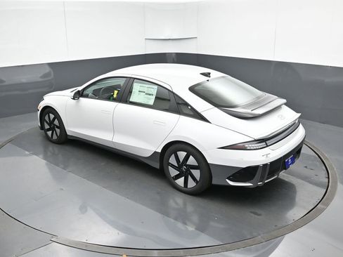 New 2025 Hyundai Ioniq 6 SE image 47