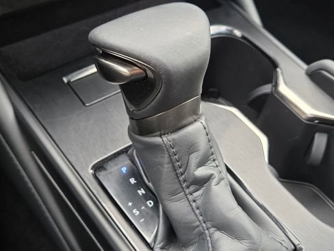 Used 2024 Lexus ES 300h w/ Premium Package FWD image 32