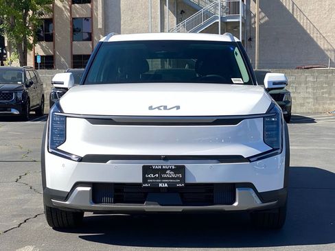 New 2026 Kia EV9 Wind AWD/4WD image 9