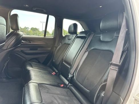 Used 2024 Jeep Grand Cherokee Altitude RWD image 30