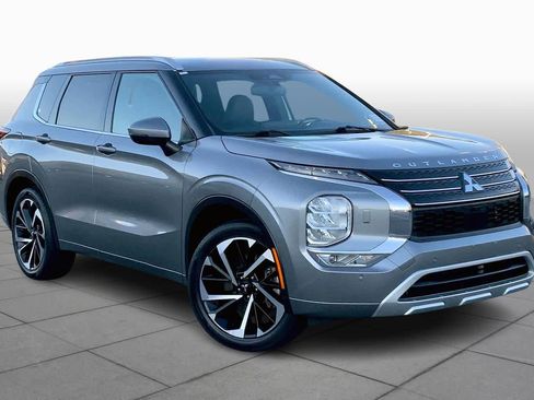 Used 2022 Mitsubishi Outlander SEL image 3