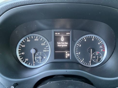 Used 2018 Mercedes-Benz Metris Passenger image 15