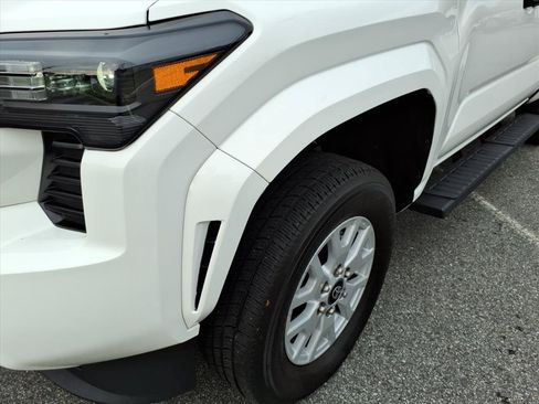 Used 2024 Toyota Tacoma SR AWD/4WD image 9