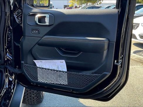 New 2025 Jeep Wrangler Unlimited Rubicon 392 image 25