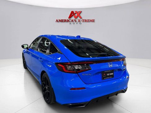 Used 2023 Honda Civic Sport image 5