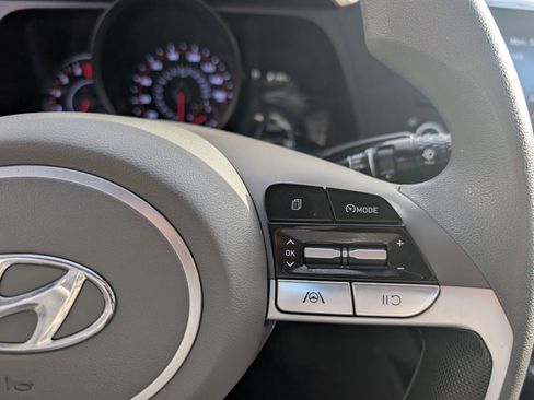 Used 2023 Hyundai Elantra SEL w/ Preferred Accessory Package image 17