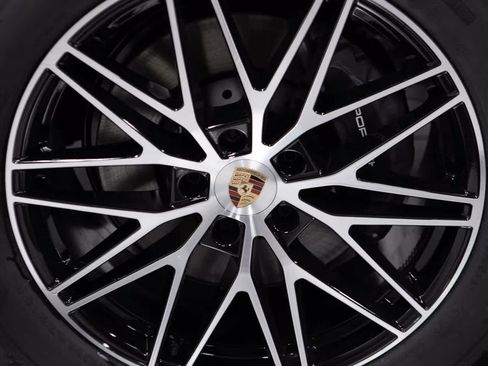 Certified 2026 Porsche Cayenne Coupe AWD/4WD image 11