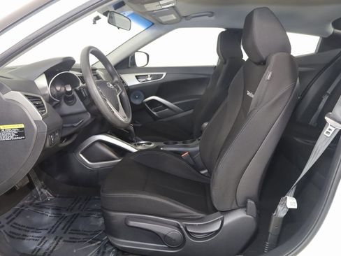 Used 2016 Hyundai Veloster w/ Option Group 02 image 9