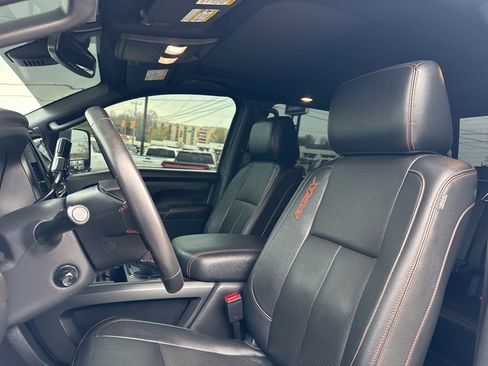 Used 2021 Nissan Titan PRO-4X w/ Pro-4x Convenience Package image 14