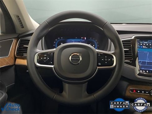 Used 2025 Volvo XC90 B6 Plus image 10