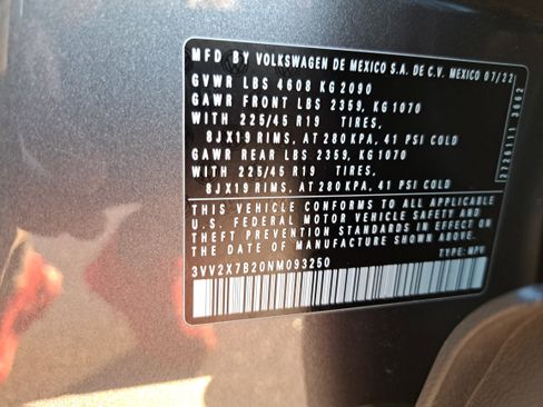 Certified 2022 Volkswagen Taos SEL w/ Panoramic Sunroof Package image 33