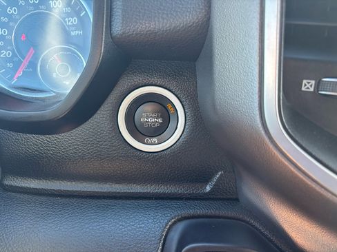 Used 2019 RAM 1500 Big Horn image 29