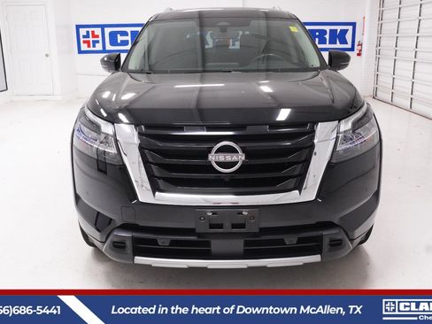 Used 2023 Nissan Pathfinder SL w/ SL Premium Package FWD image 2