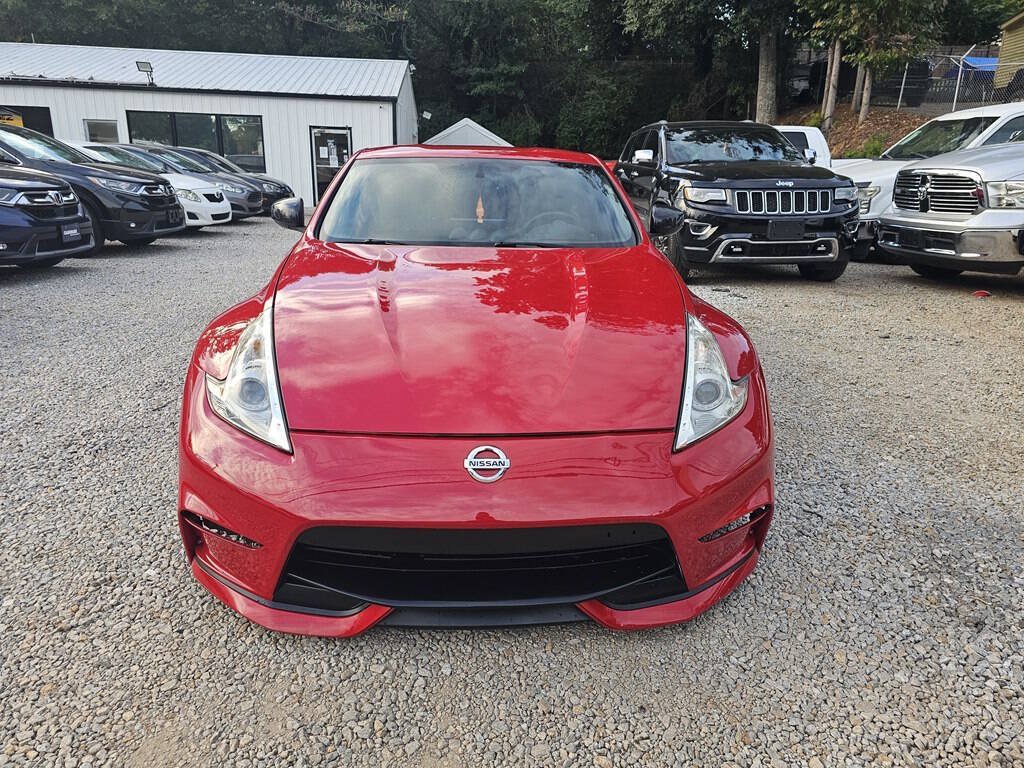 Used 2017 Nissan 370Z Coupe RWD image 4