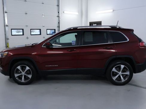 Used 2019 Jeep Cherokee Limited w/ Luxury Group image 4