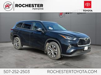 Used 2023 Toyota Highlander XLE AWD/4WD video 1