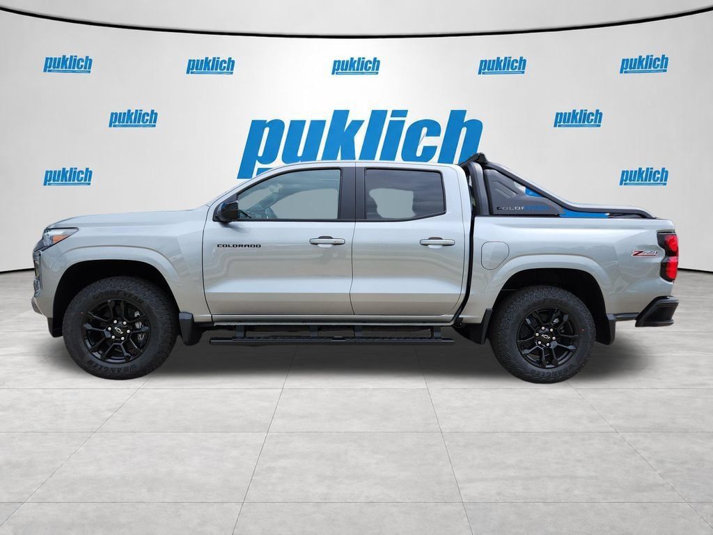 New 2026 Chevrolet Colorado Z71 w/ Midnight Edition AWD/4WD image 2