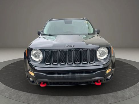 Used 2017 Jeep Renegade Trailhawk AWD/4WD image 2