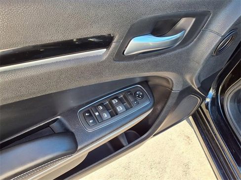 Used 2022 Chrysler 300 S image 12
