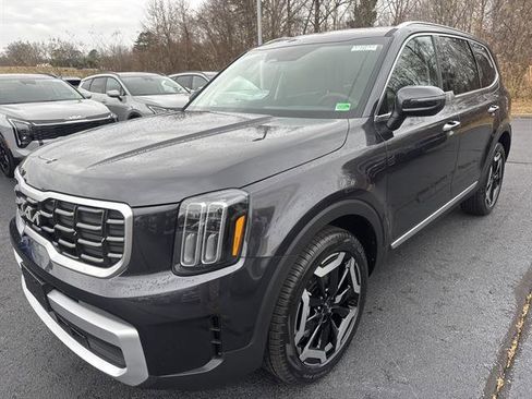 New 2025 Kia Telluride S image 3
