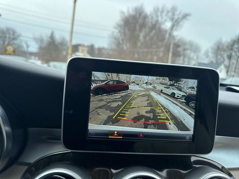 Used 2019 Mercedes-Benz GLC 300 4MATIC image 30