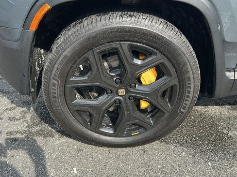 Used 2022 Rivian R1T Adventure AWD/4WD image 9