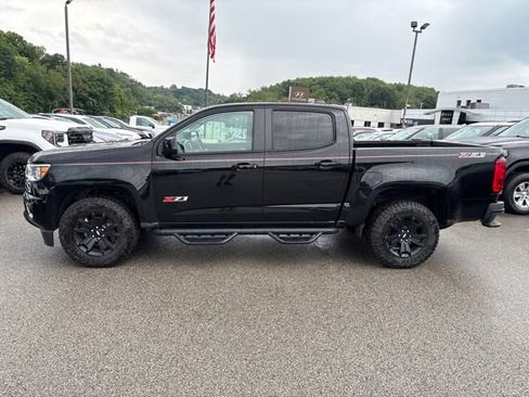 Used 2017 Chevrolet Colorado Z71 w/ Z71 Midnight Edition AWD/4WD image 2