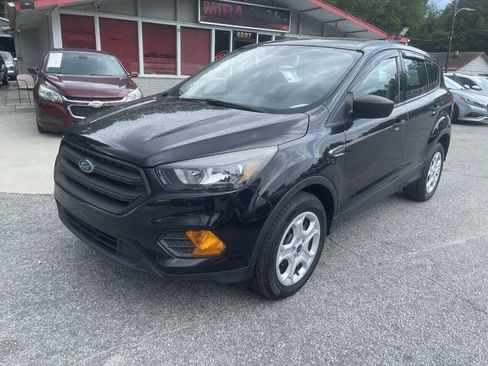 Used 2019 Ford Escape S FWD image 3