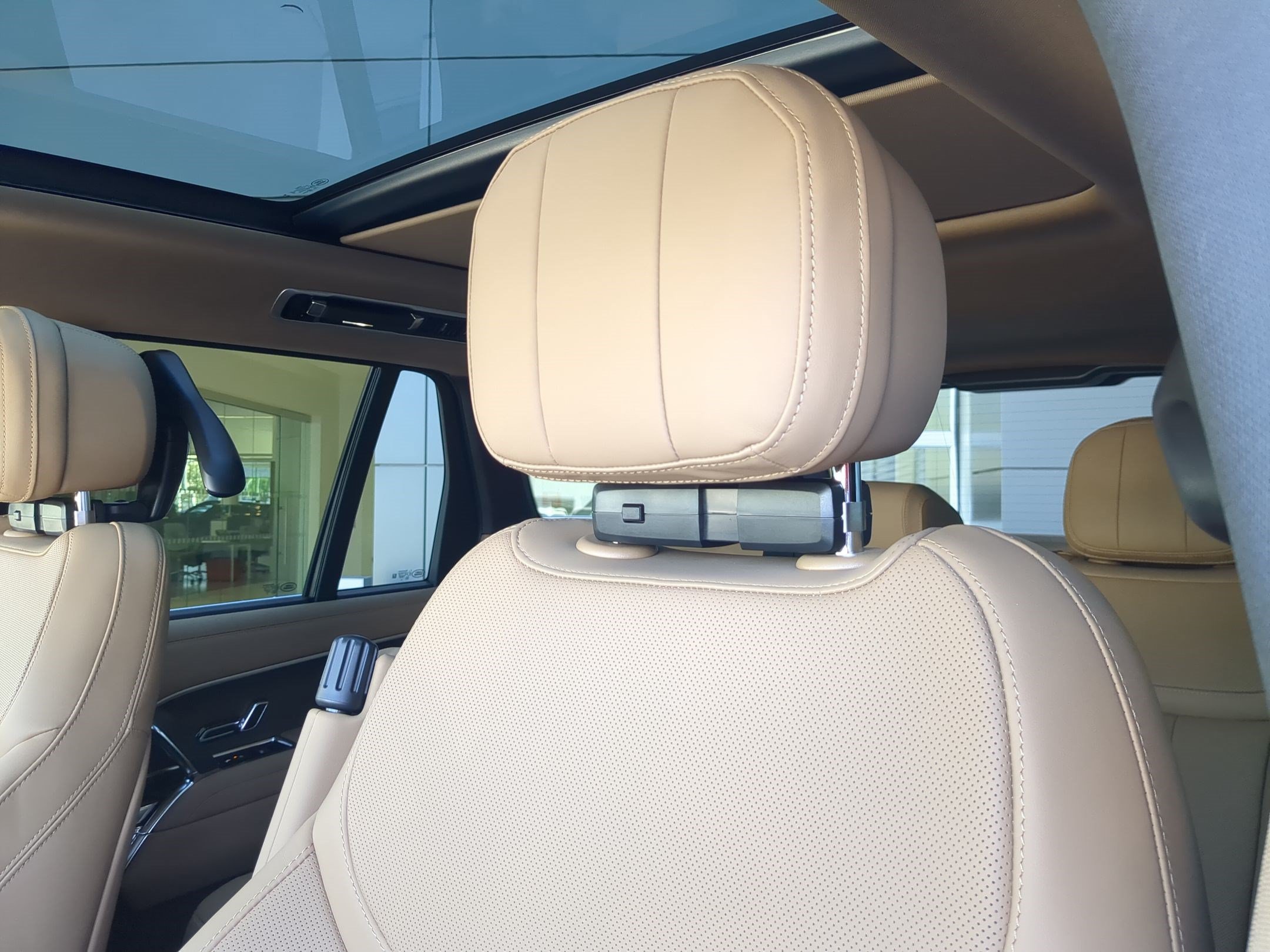 New 2027 Land Rover Range Rover SE AWD/4WD image 23
