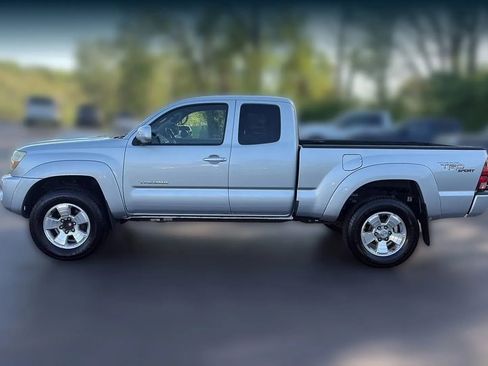 Used 2006 Toyota Tacoma PreRunner image 2