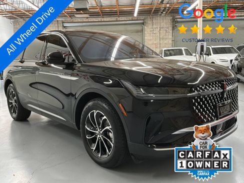 Used 2025 Lincoln Nautilus Premier AWD/4WD image 3