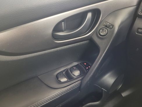 Used 2021 Nissan Rogue Sport S FWD image 27