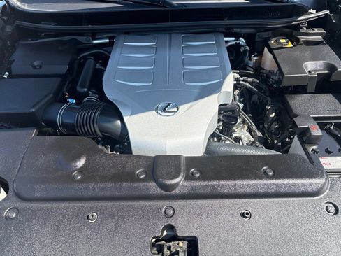 Used 2023 Lexus GX 460 Luxury w/ Accessory Package AWD/4WD image 11