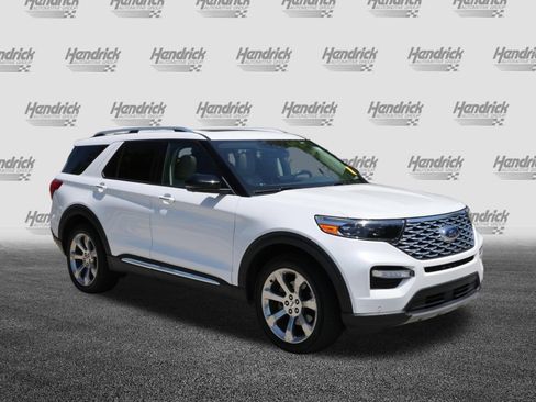 Used 2020 Ford Explorer Platinum w/ Premium Technology Package AWD/4WD image 2