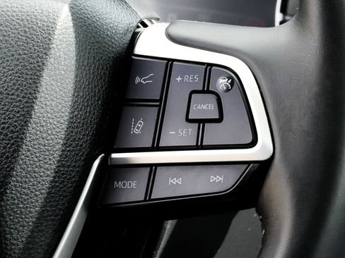 Certified 2025 Toyota Highlander XLE AWD/4WD image 36
