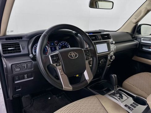 Used 2014 Toyota 4Runner SR5 image 9