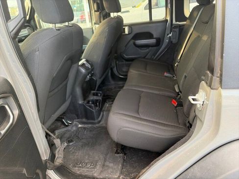 Used 2021 Jeep Wrangler Unlimited Sport image 4