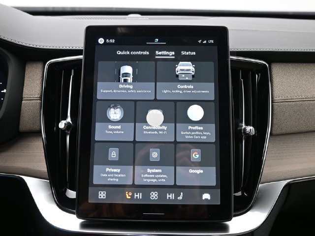 New 2026 Volvo XC90 T8 Plus w/ Protection Package Premier AWD/4WD image 17